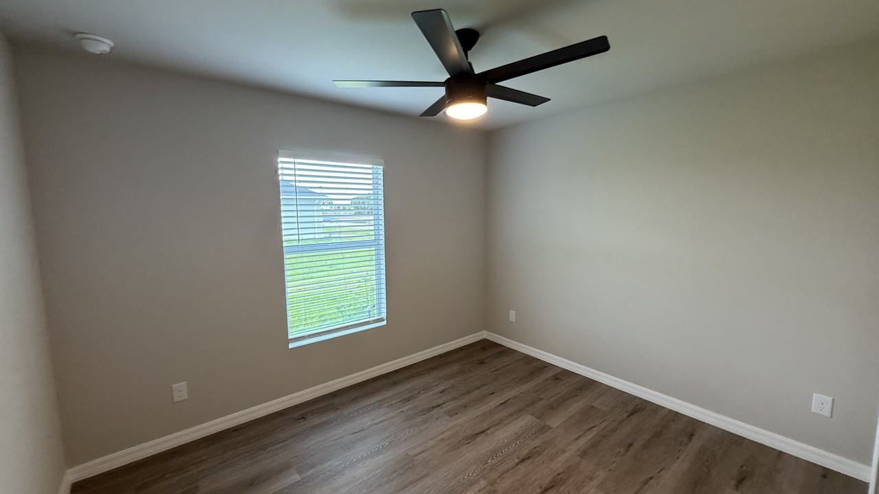 1911 Ne 38th Ter - Photo 7 of 17