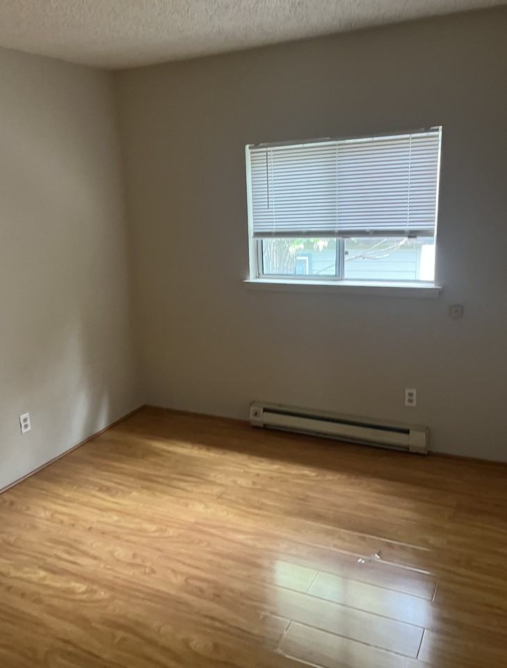 643 S Weed Blvd - Photo 3 of 4