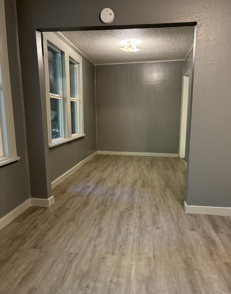 5911 Sacramento Ave - Photo 7 of 10