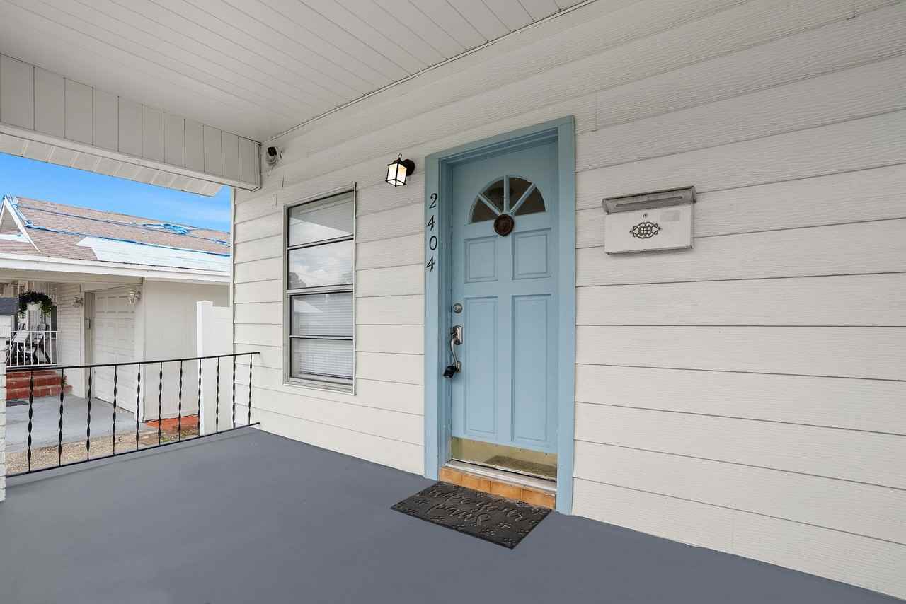 2404 Corrine St - Photo 2 of 36