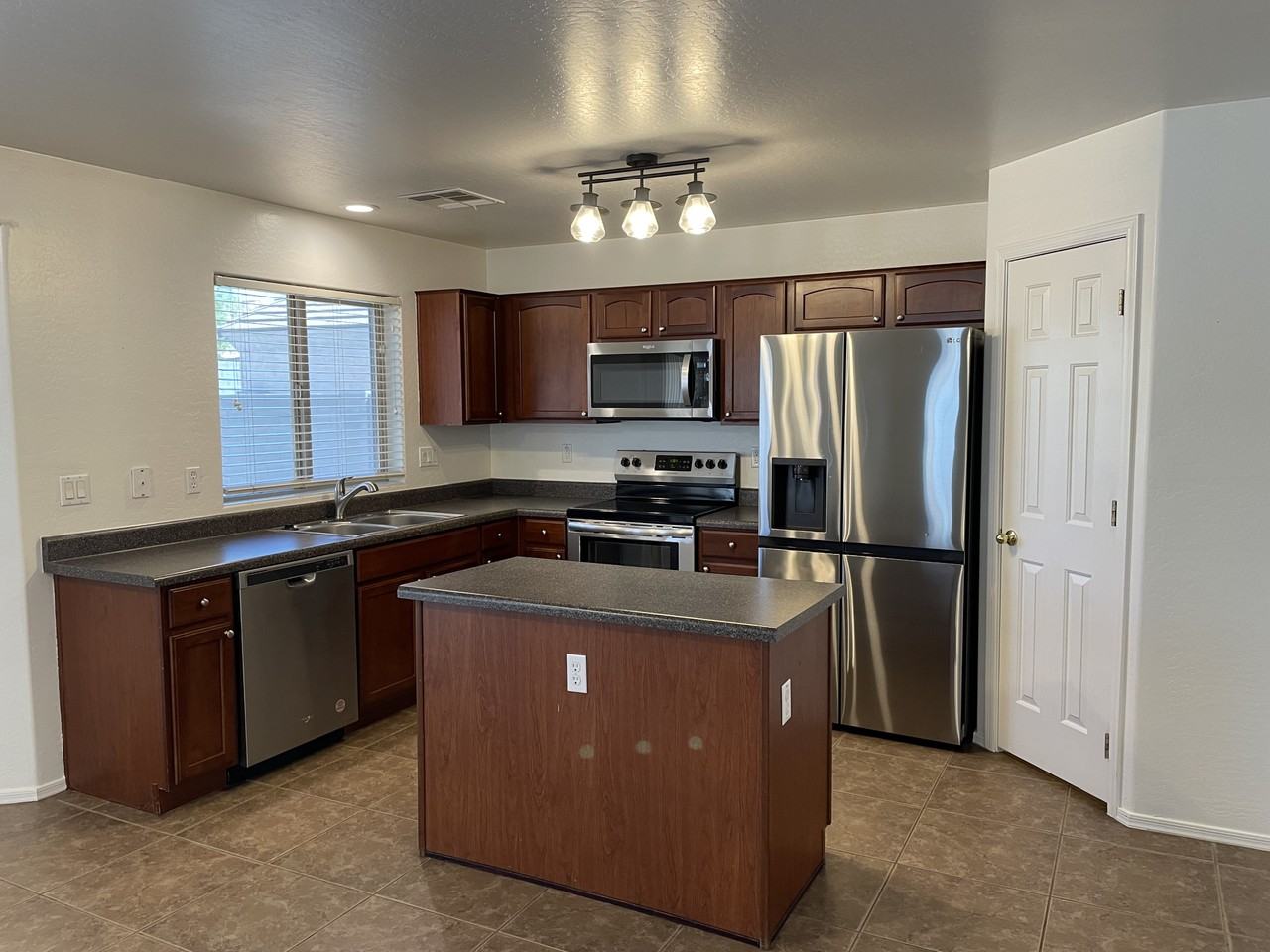 22038 W Mohave St - Photo 6 of 28