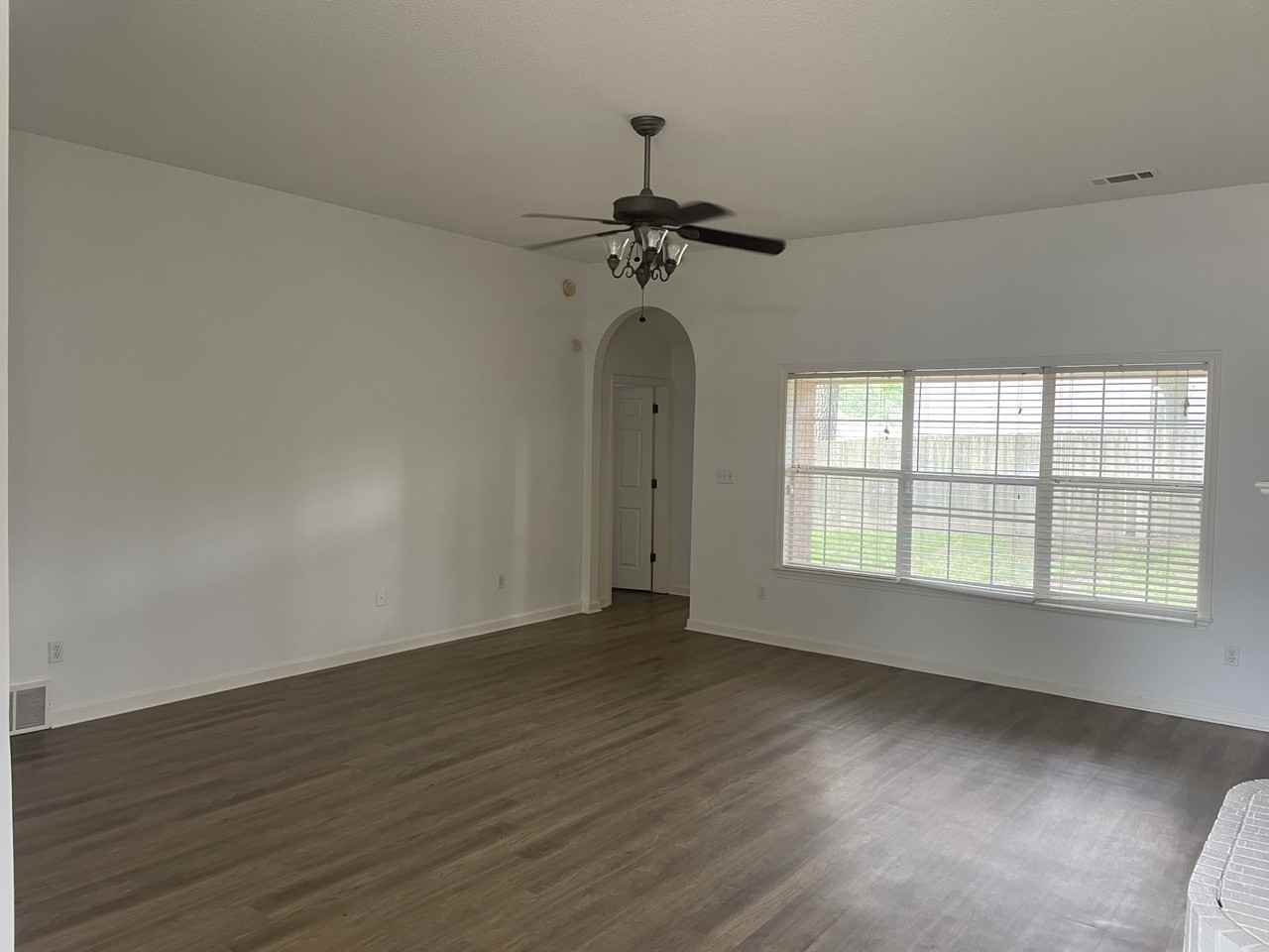 7719 Shadow Hills Dr - Photo 2 of 12