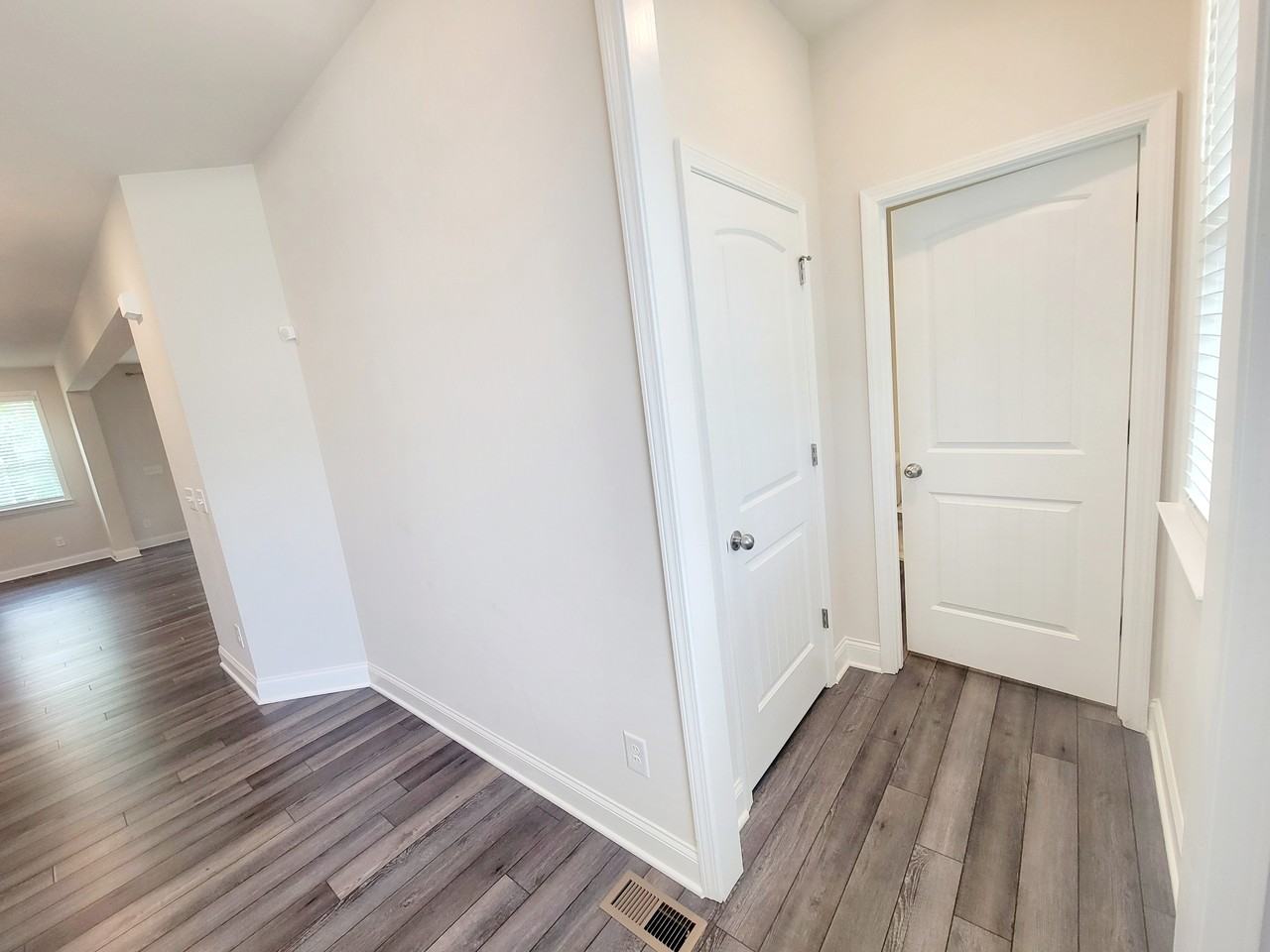 121 Scoville Rd - Photo 4 of 50