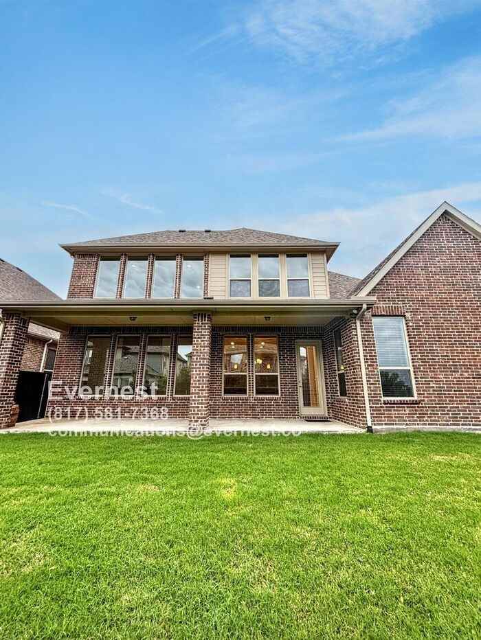 914 Devonshire Dr - Photo 2 of 35