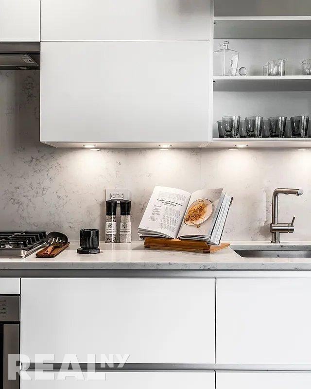 222 E 44th St #PHB - Photo 3 of 9