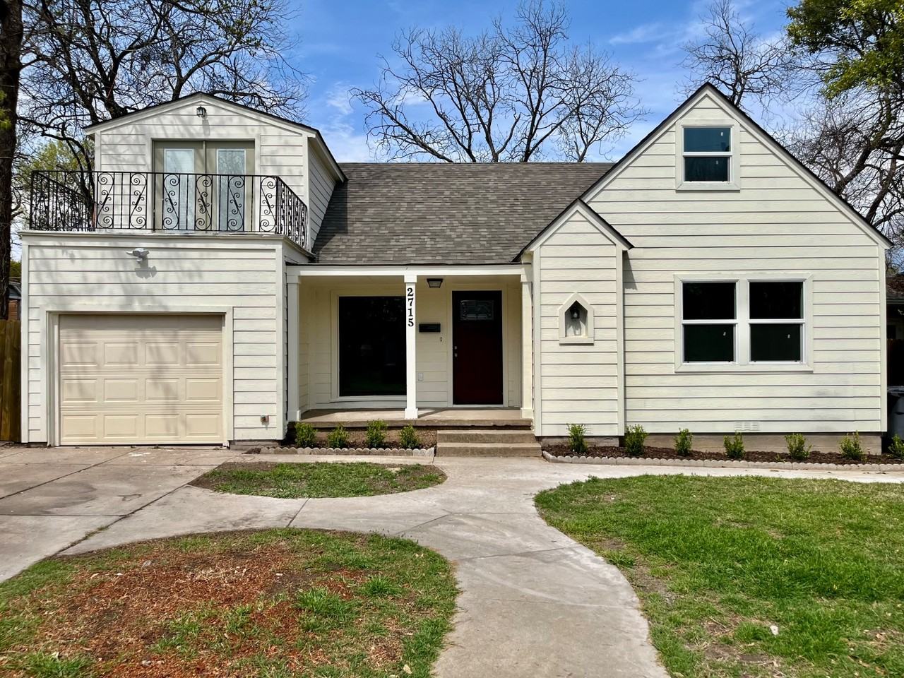 2715 Aster St - Photo 2 of 11