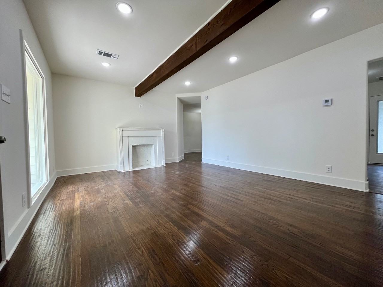 2715 Aster St - Photo 3 of 11