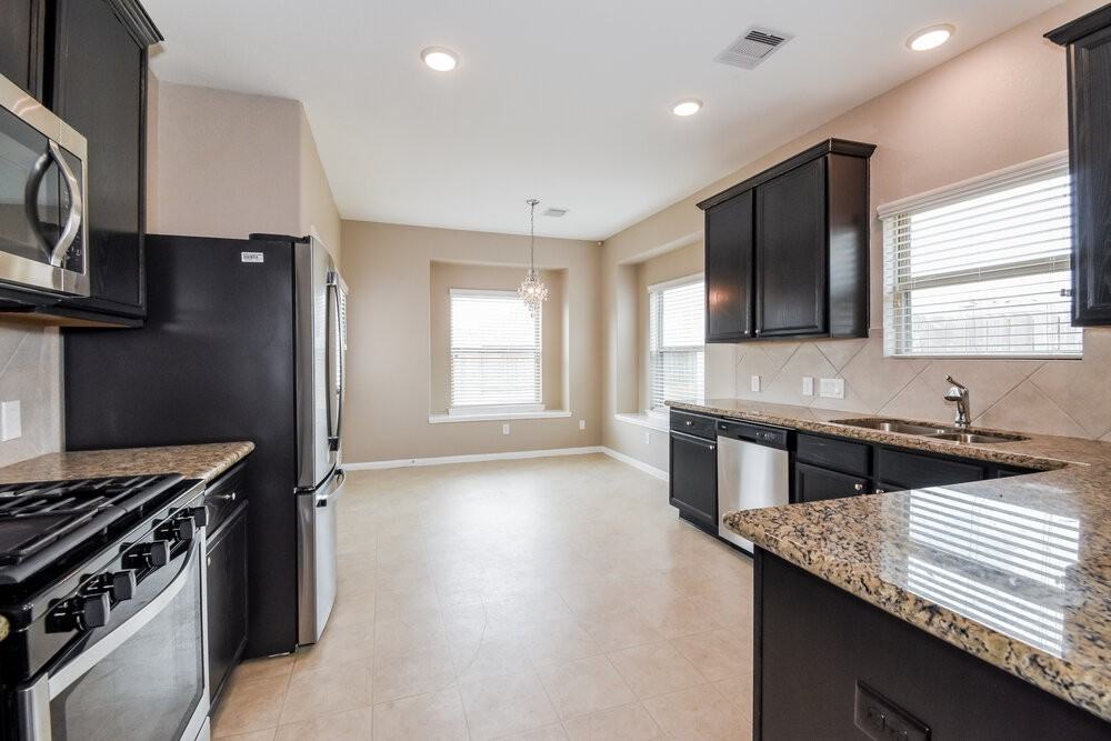 5115 Misty Ln - Photo 7 of 17