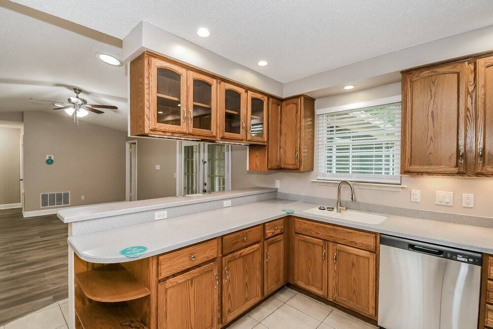 5317 Lamar Shaw Ct - Photo 6 of 16