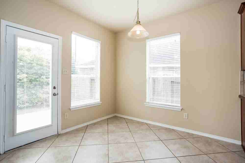 9510 Wakefield Village Dr - Photo 3 of 15