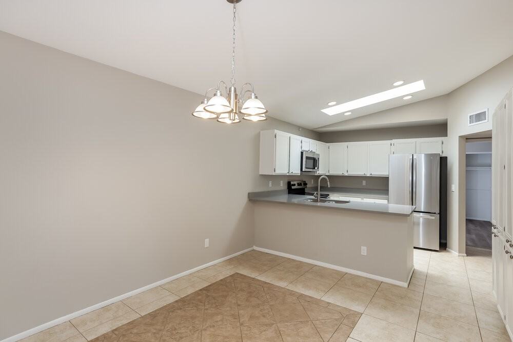 4517 E Rosemonte Dr - Photo 5 of 16