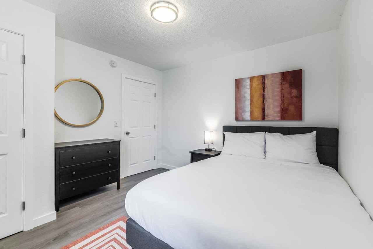 1801 Yakima Ave #1045865P - Photo 5 of 17