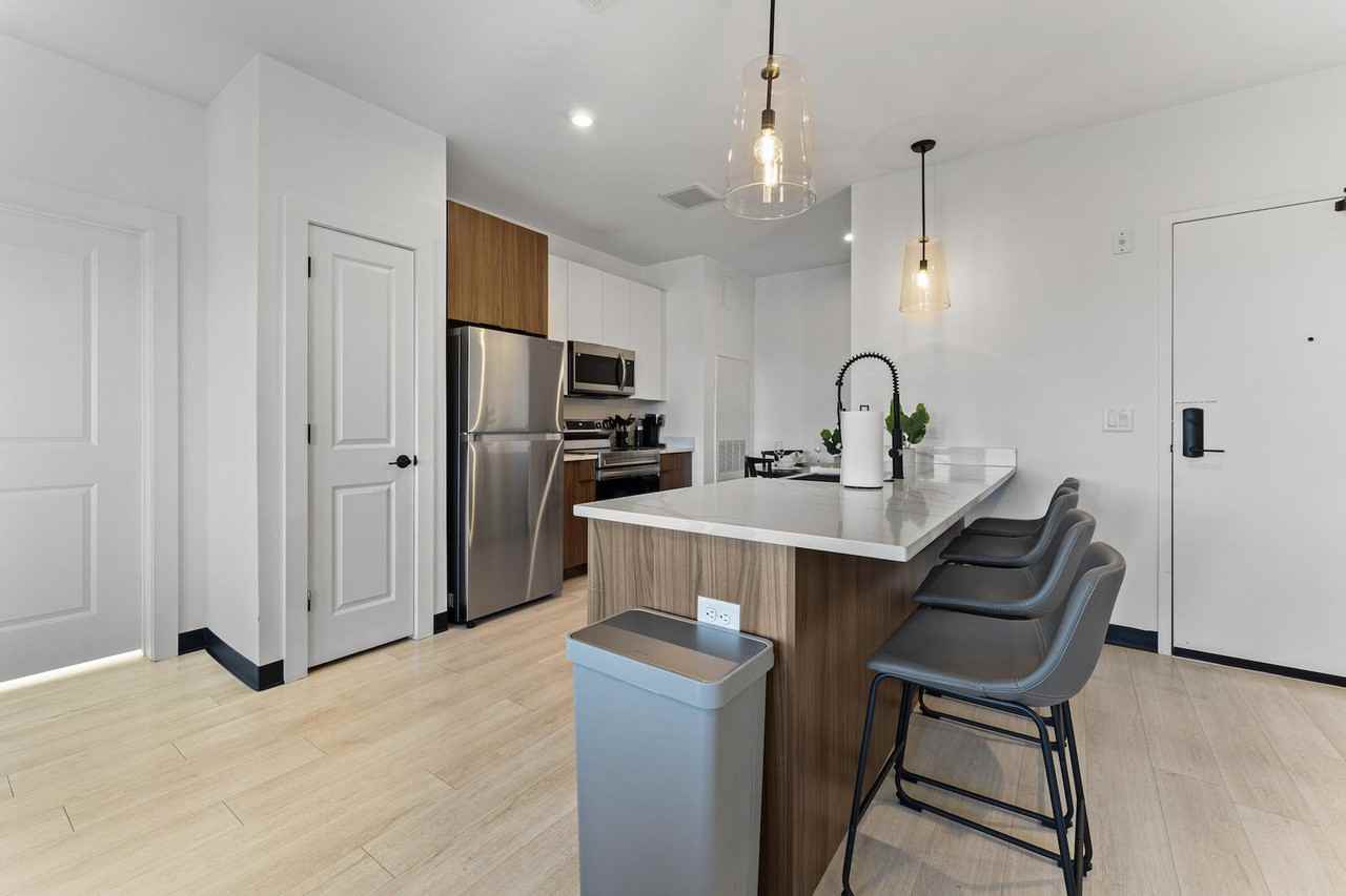 600 Broadway #1240310P - Photo 4 of 29