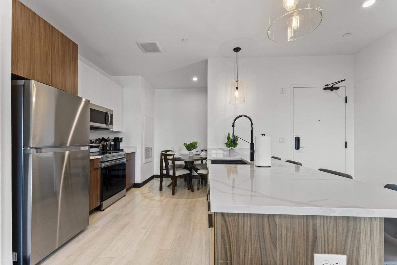 600 Broadway #1240310P - Photo 5 of 29