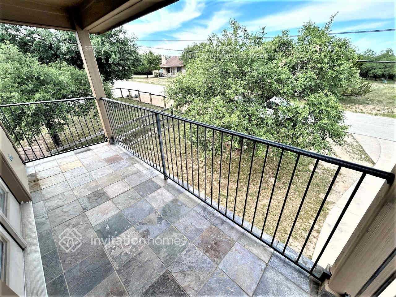 17209 Panorama Dr - Photo 2 of 16