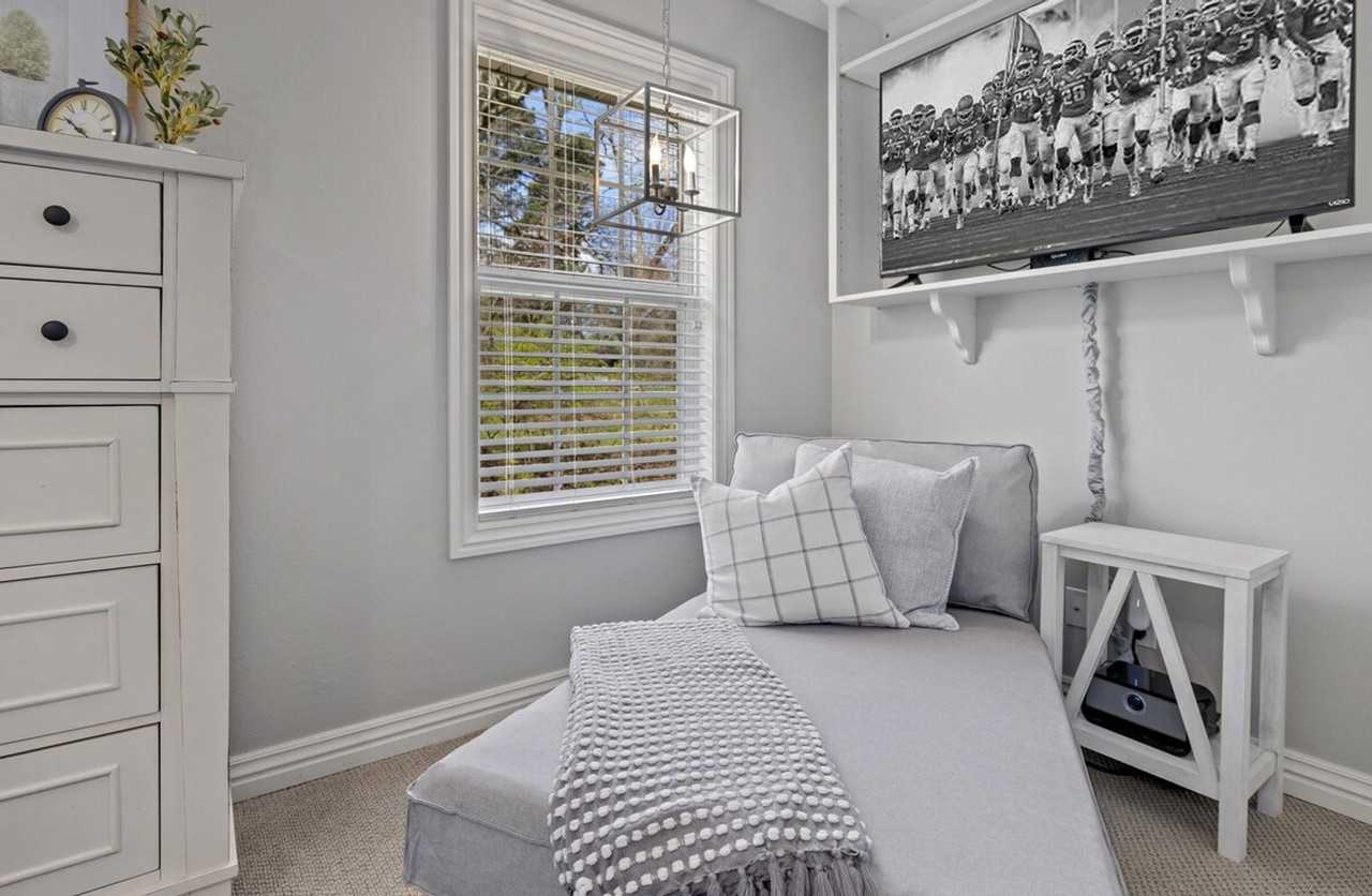 473 N Oliver Ave #1221818P - Photo 5 of 38