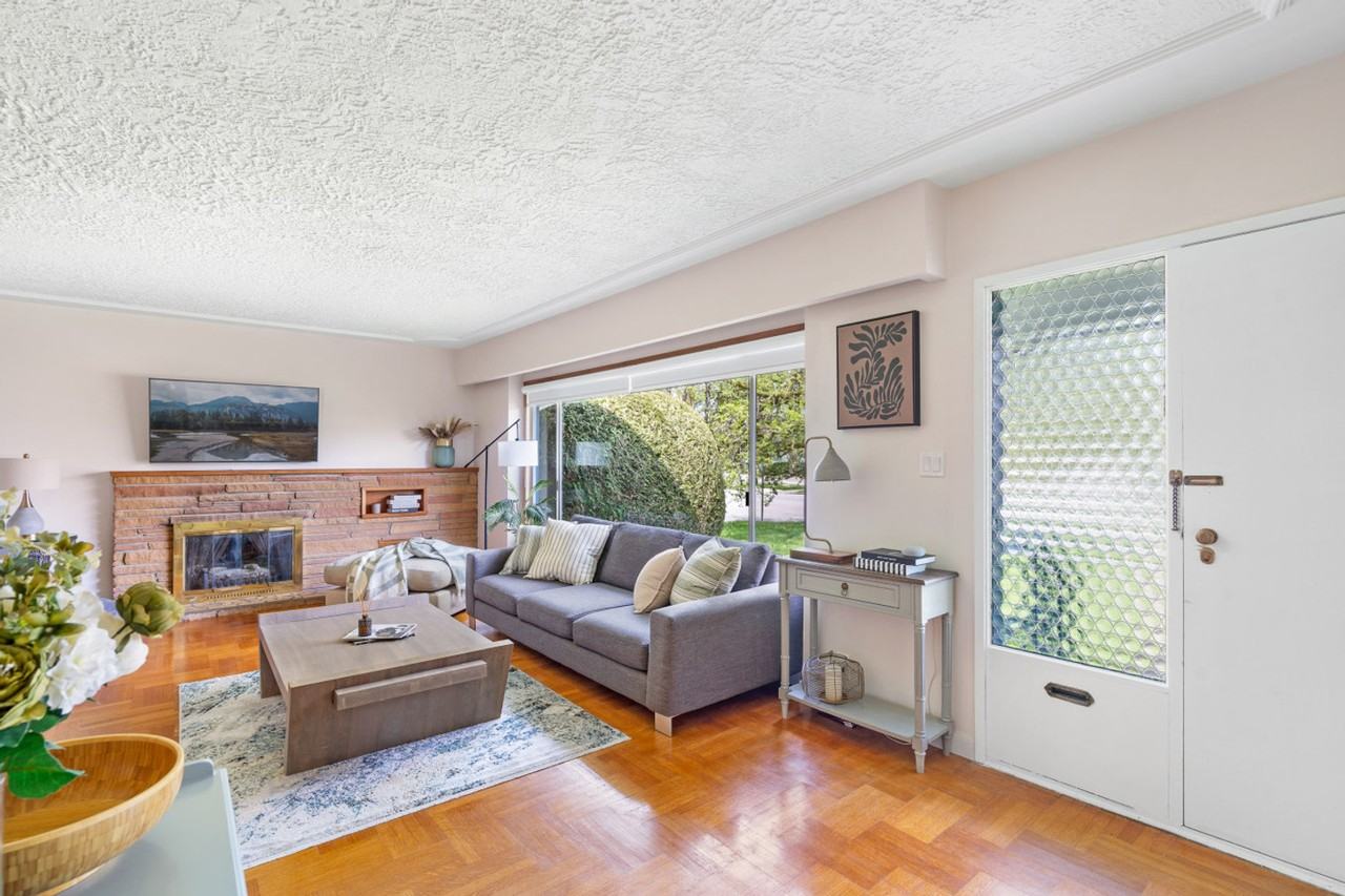 2694 West King Edward Avenue - Photo 5 of 49