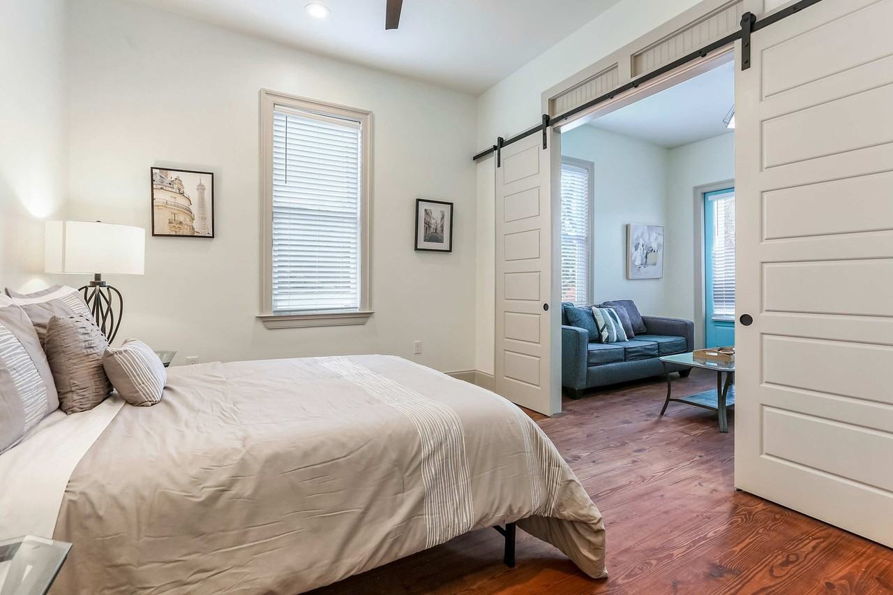 2209 Louisiana Avenue - Photo 3 of 37