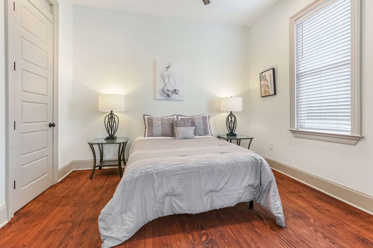2209 Louisiana Avenue - Photo 4 of 37