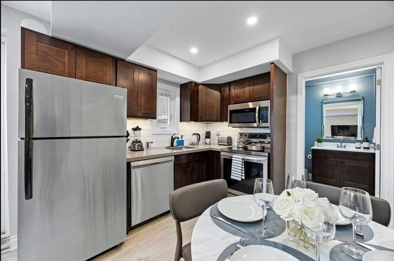 557 St Clair Ave W #1524852P - Photo 4 of 14