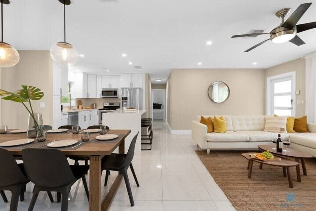 220 Ne 10th Ave #1227318P - Photo 6 of 27