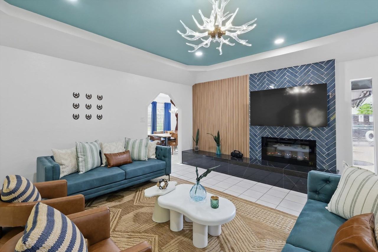 328 Shawnee Trl #1227761P - Photo 4 of 41