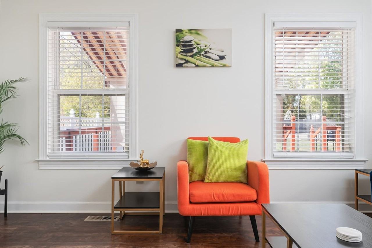 742 N Sheffield Ave #1228636P - Photo 3 of 48