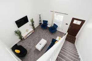 featured image of 742 N Sheffield Ave
