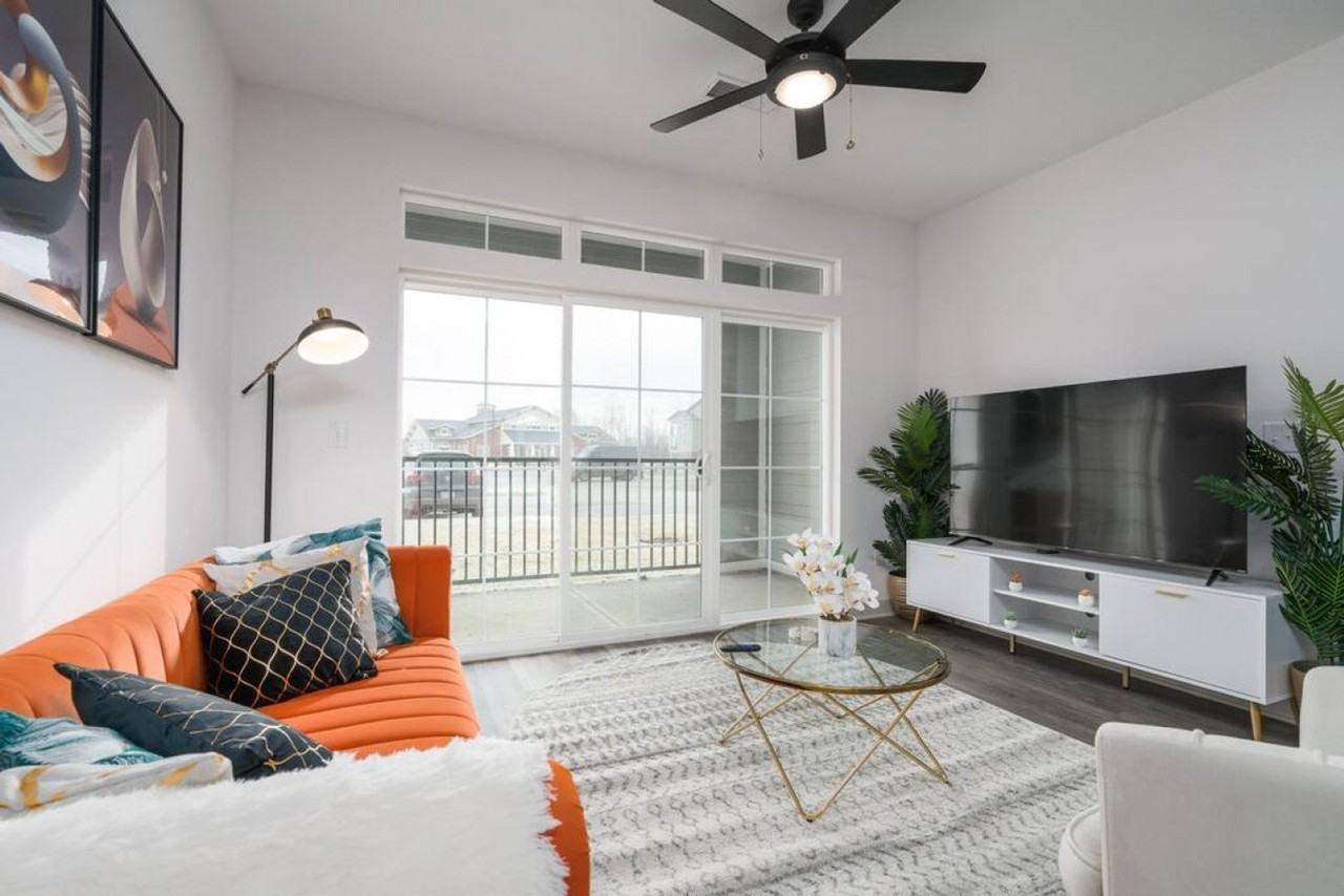 59 Sunrise Way #1228672P - Photo 2 of 20