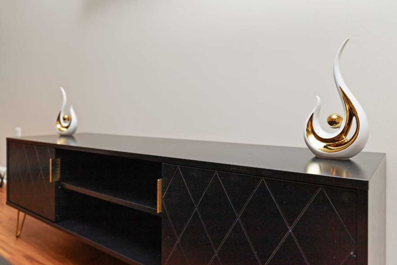 692 E Ferry St #1228681P - Photo 2 of 22