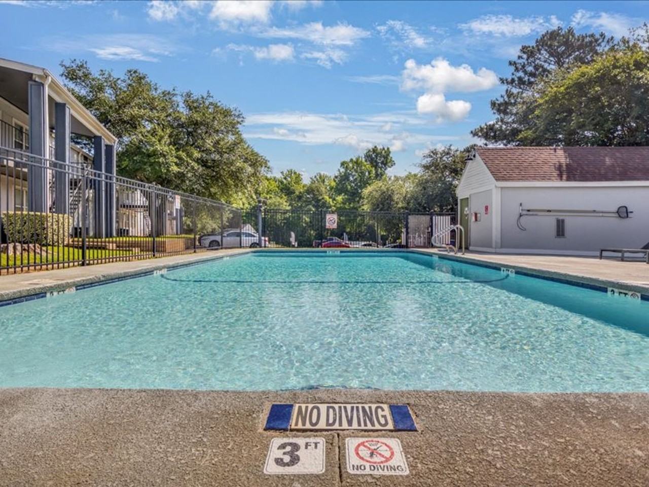 Whispering Pines Apartment Homes - Photo 4 of 22