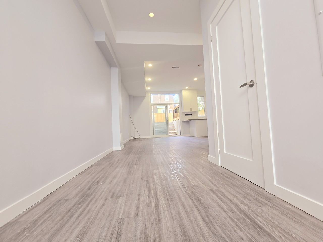 94 Barrington Avenue - Photo 4 of 32