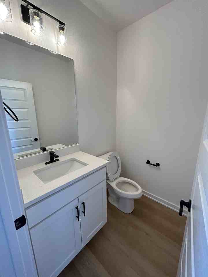 1623 W Stone St #3 - Photo 6 of 10