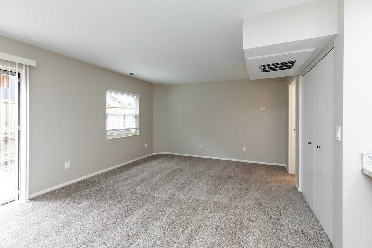 Market Mohawk Apartments - Photo 4 of 45