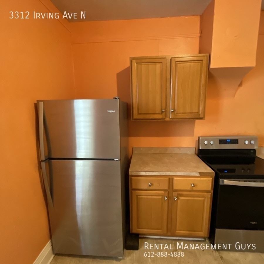 3312 Irving Ave N - Photo 3 of 23