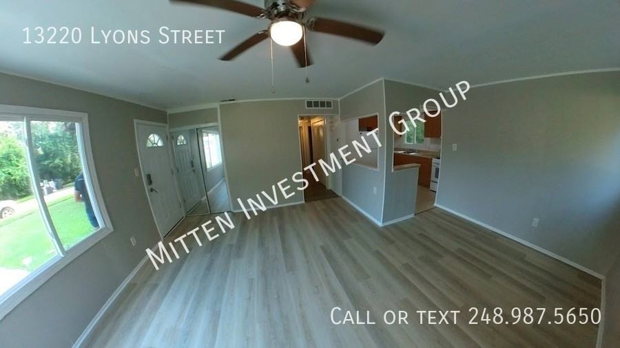 13220 Lyons St - Photo 5 of 11