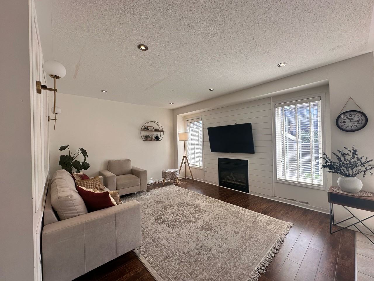 33 Donomore Dr - Photo 3 of 12