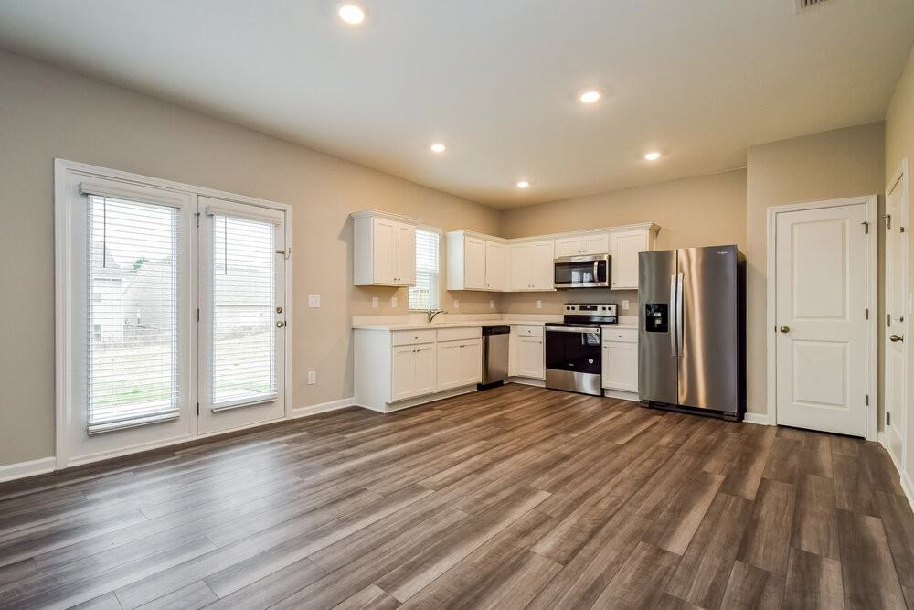 526 Knightsbridge Ln - Photo 6 of 17