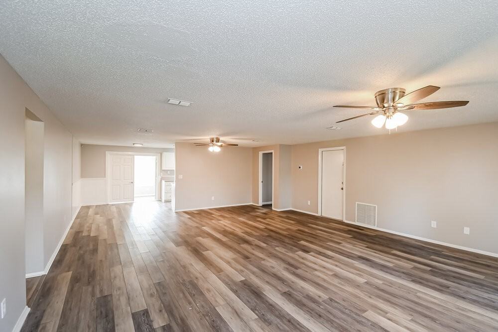 2891 Gatling Blvd - Photo 4 of 16