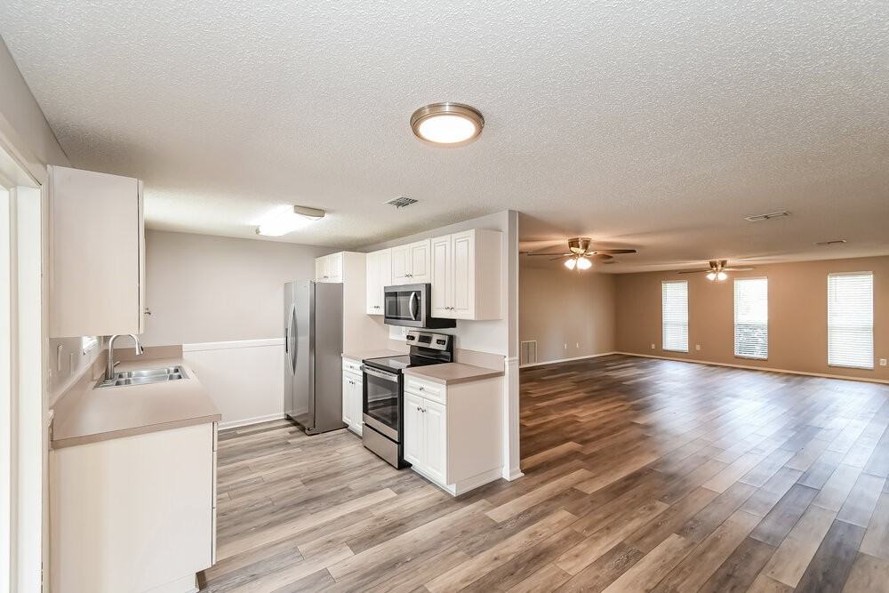 2891 Gatling Blvd - Photo 5 of 16