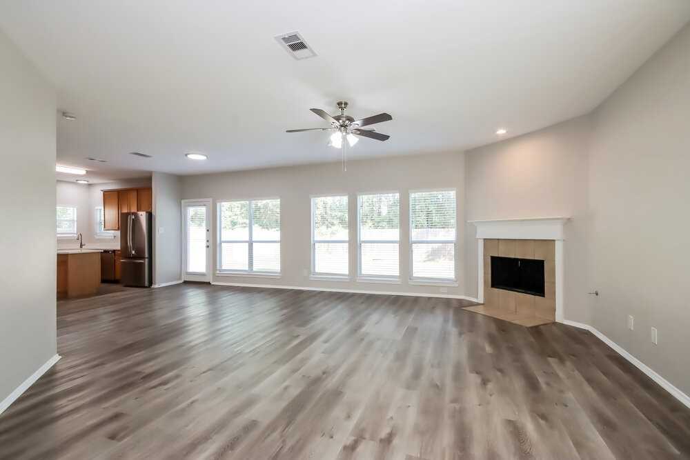 1089 Shadow Glenn Dr - Photo 4 of 17