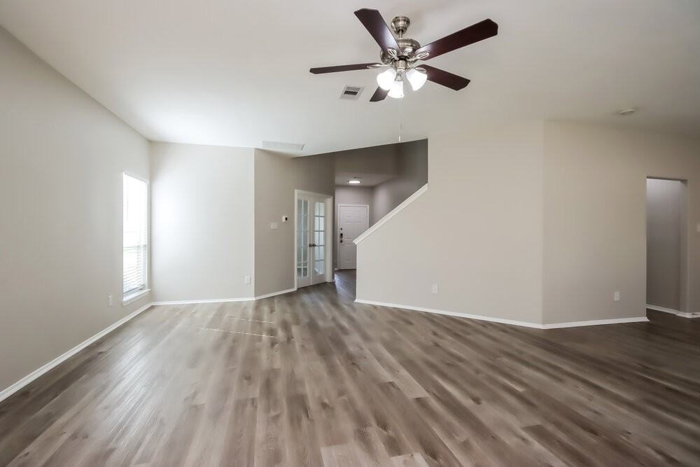 1089 Shadow Glenn Dr - Photo 5 of 17