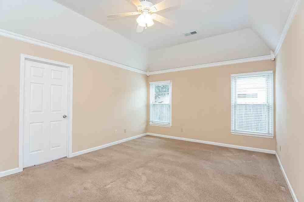 1870 Gilden St - Photo 7 of 15