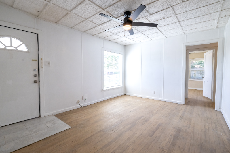 901 Conder St - Photo 3 of 19