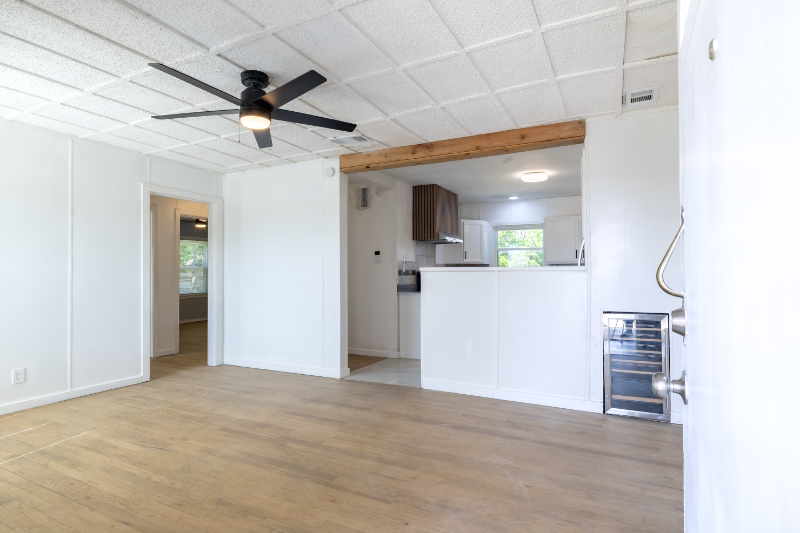 901 Conder St - Photo 4 of 19