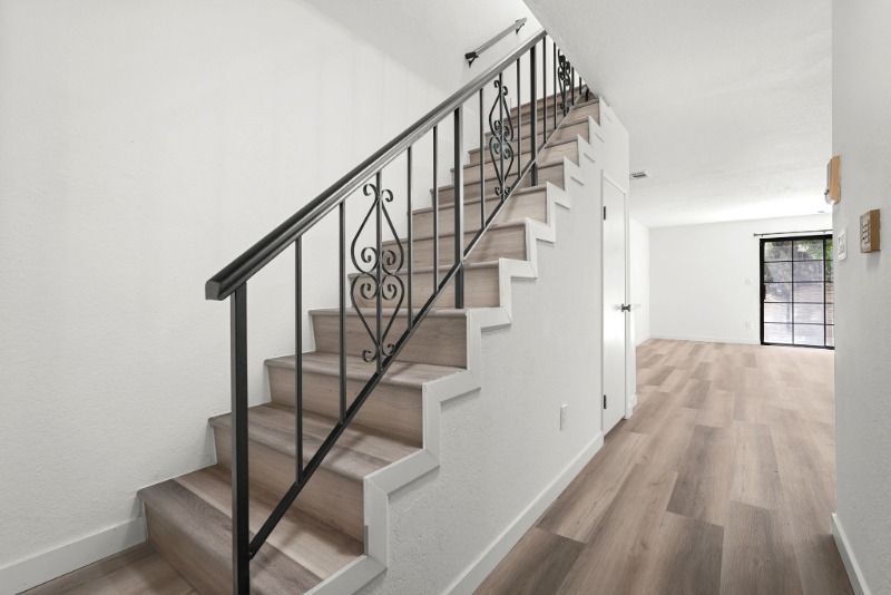 5240 Whitsett Avenue #5 - Photo 4 of 18