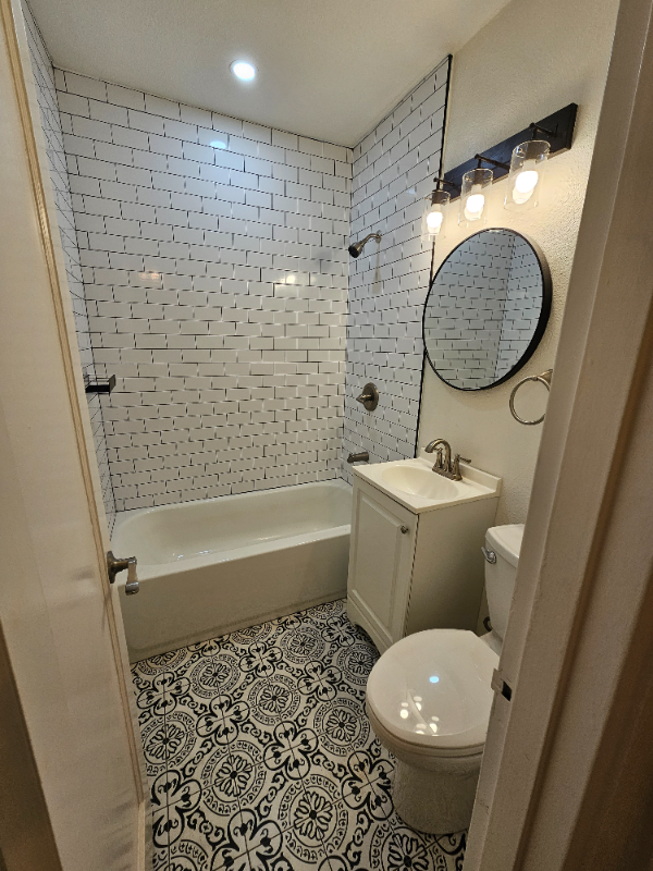 231 42nd Ave Ne - Photo 4 of 12