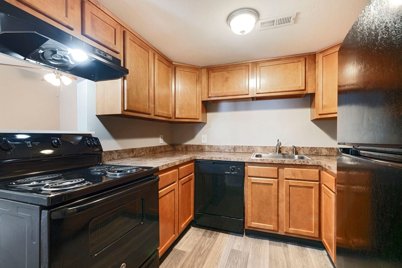 The Oaks at St. Andrews - Photo 6 of 27