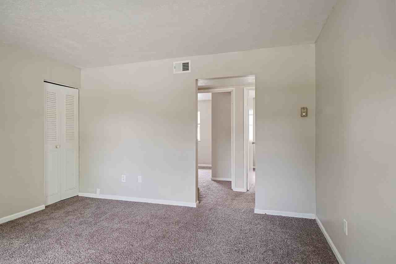 Colonial Oaks - Photo 5 of 14