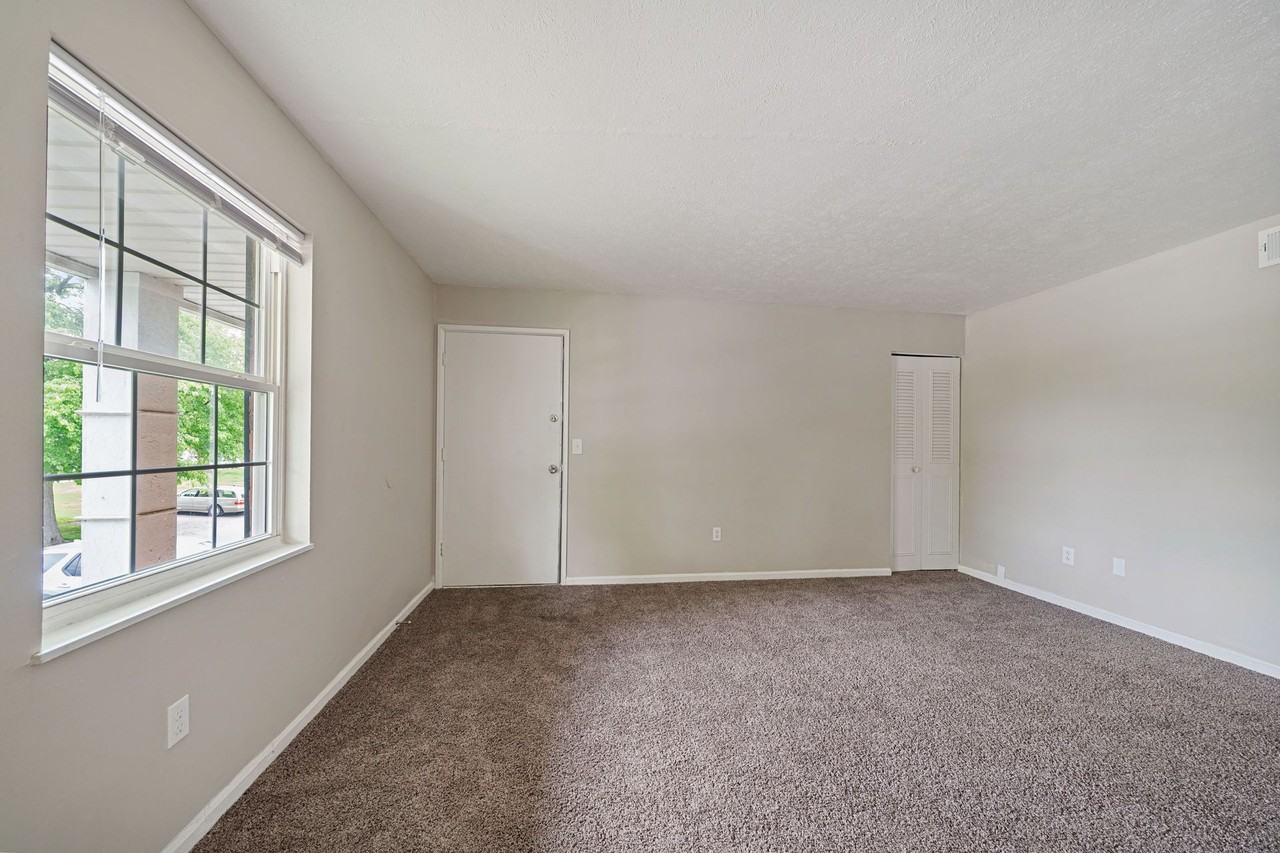 Colonial Oaks - Photo 6 of 14